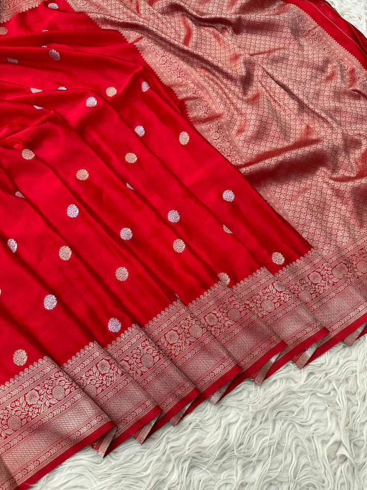 Elegant Banarasi Silk Saree with Exquisite Zari Work