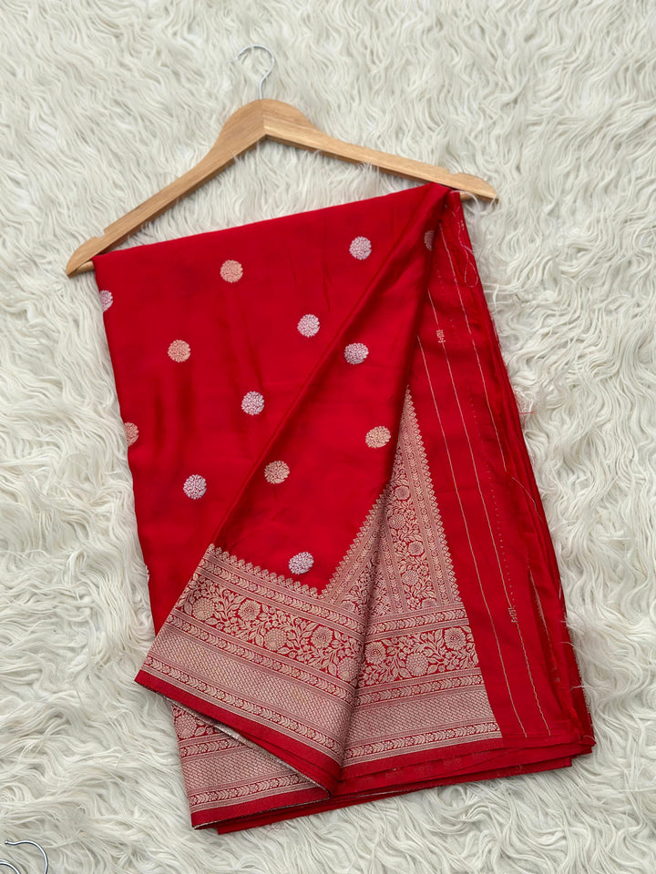 Elegant Banarasi Silk Saree with Exquisite Zari Work