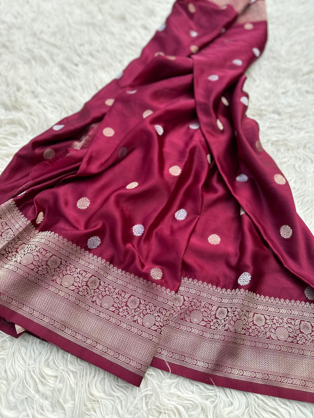 Elegant Banarasi Silk Saree with Exquisite Zari Work