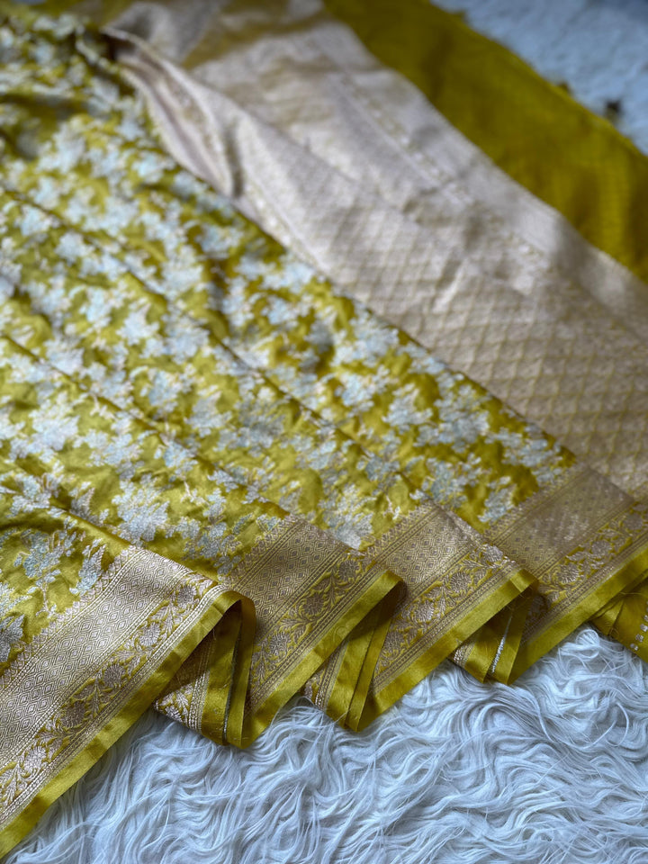 Gorgeous Banarasi Saree for Festivals & Weddings