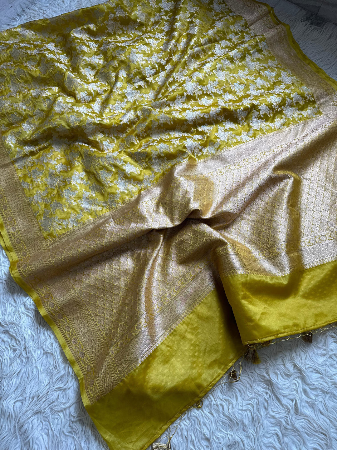 Gorgeous Banarasi Saree for Festivals & Weddings