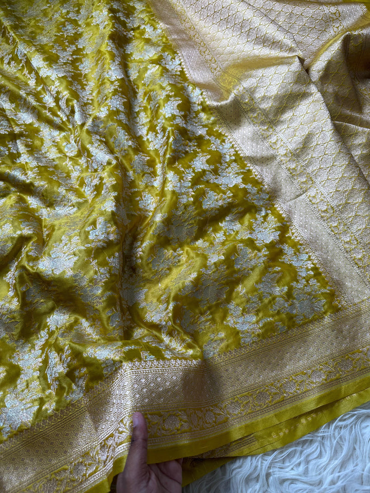 Gorgeous Banarasi Saree for Festivals & Weddings