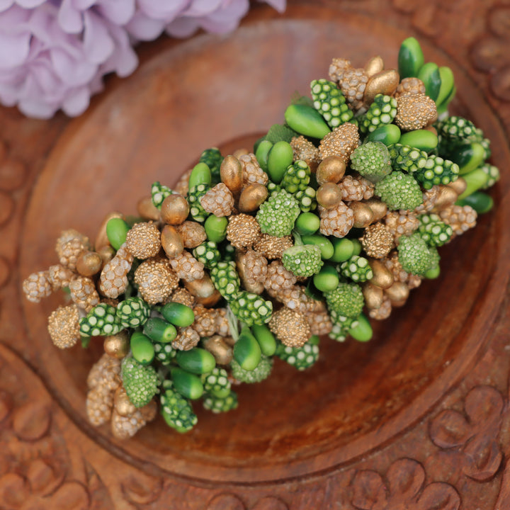 Exquisite Gold Hair Clip for Perfect Festive Look