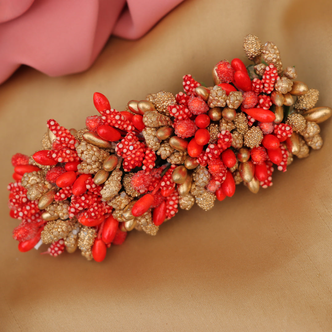 Exquisite Floral Hair Clip – Gold Festive Jewelry