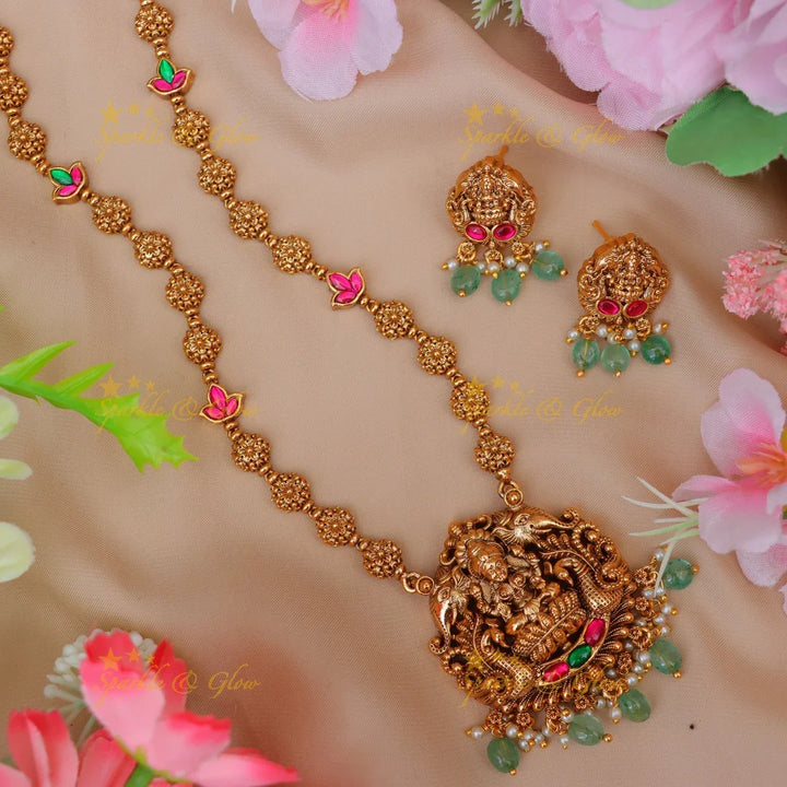 Exquisite Craftsmanship Jadau Kundan Necklace Set