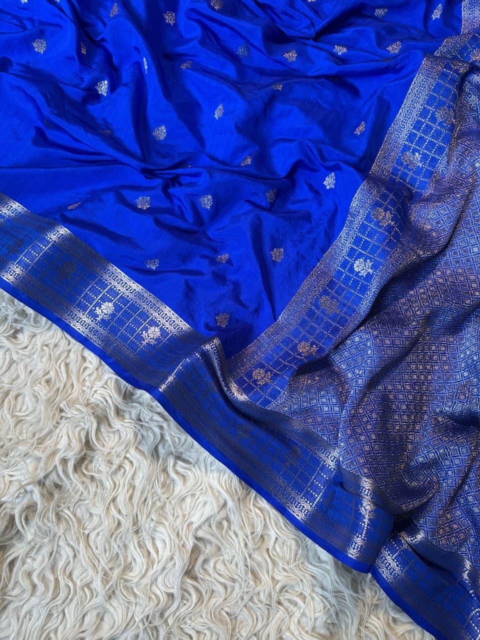 Luxurious Banarasi Silk Saree with Intricate Designs