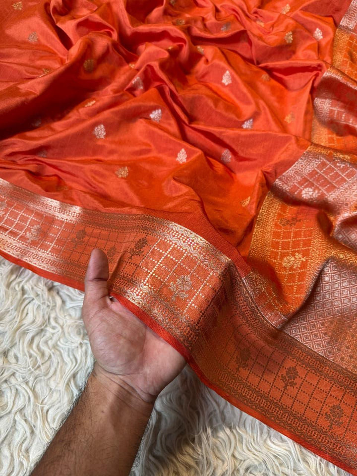Luxurious Banarasi Silk Saree with Intricate Designs