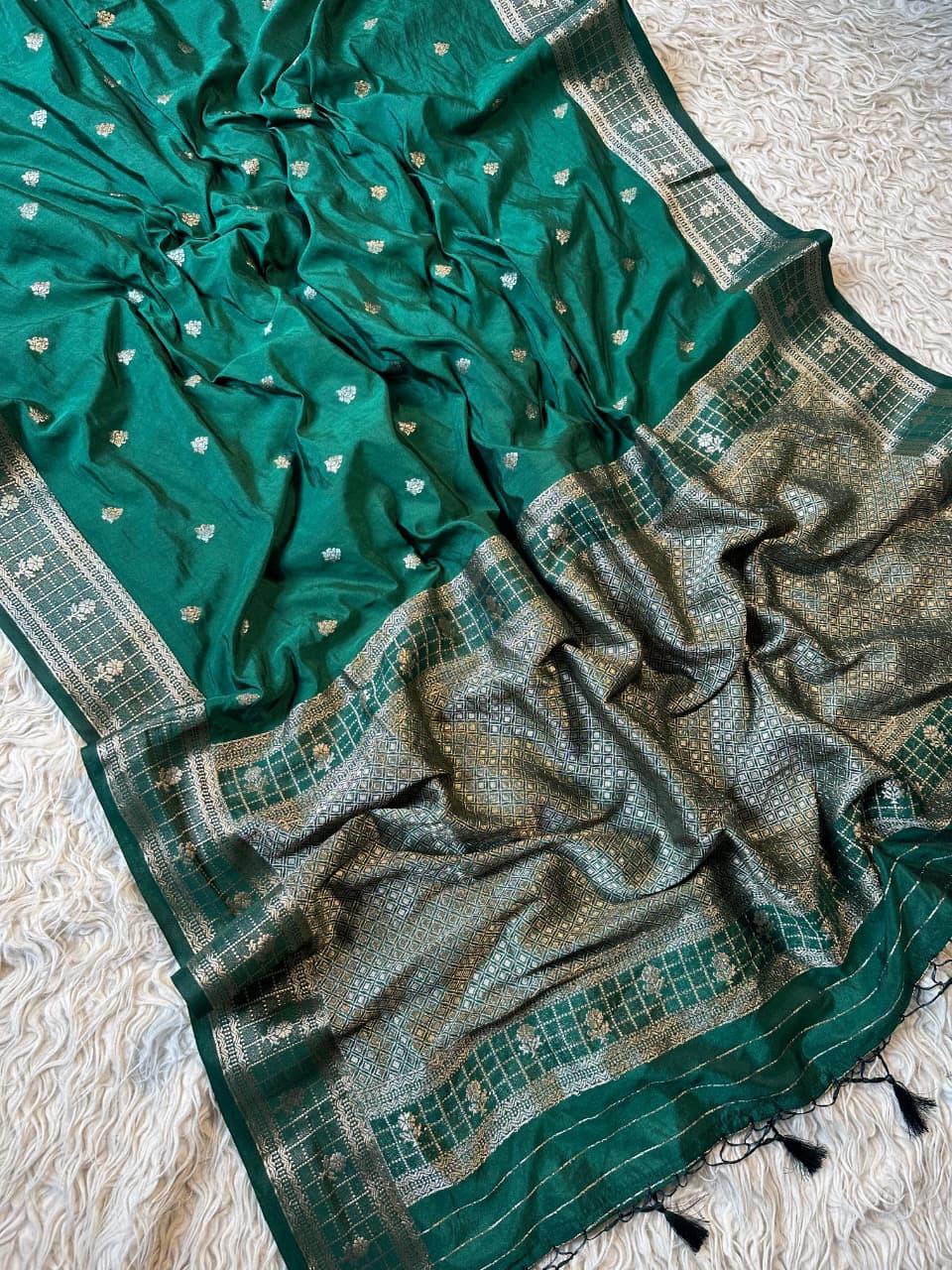 Luxurious Banarasi Silk Saree with Intricate Designs