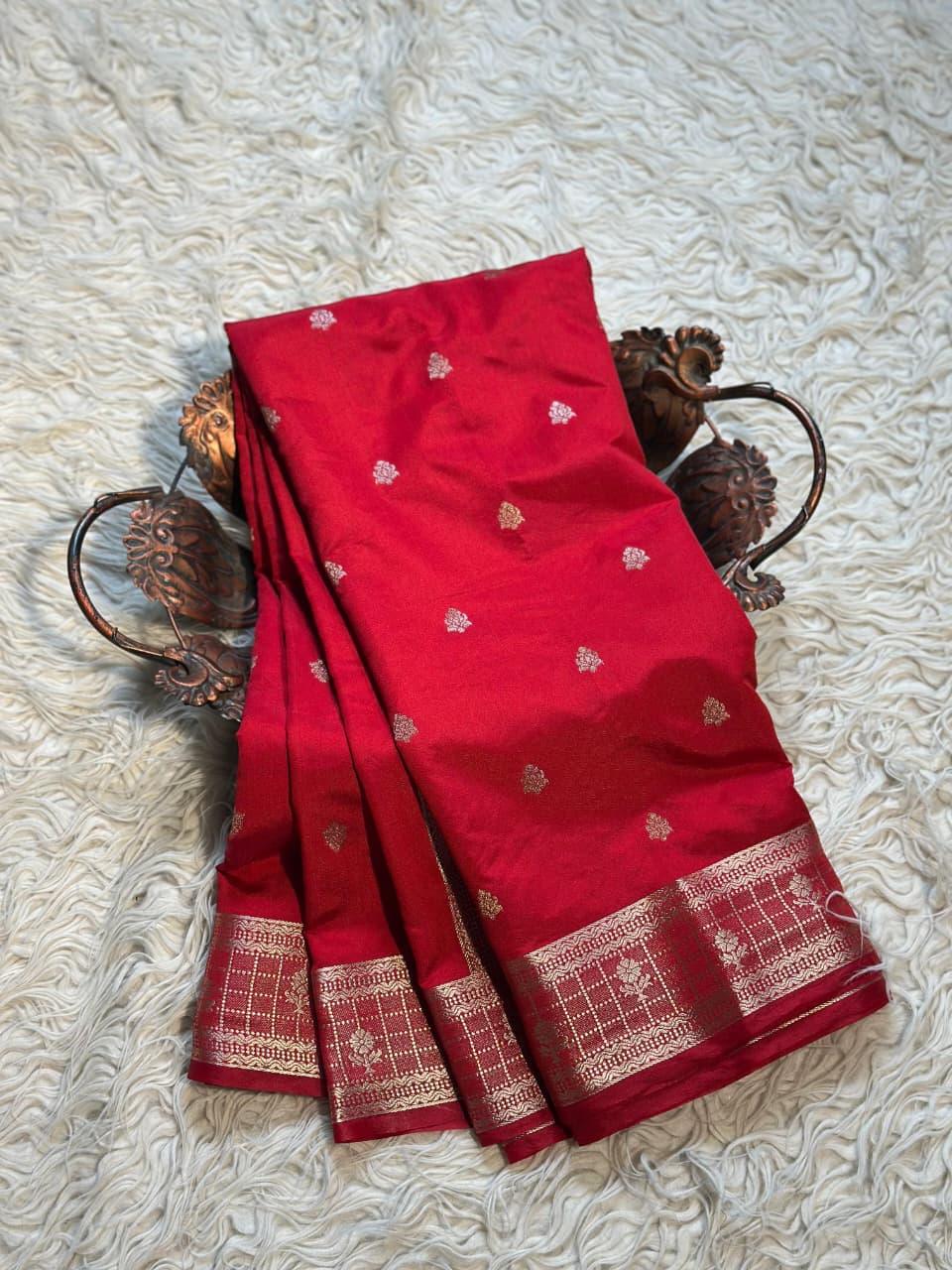 Luxurious Banarasi Silk Saree with Intricate Designs