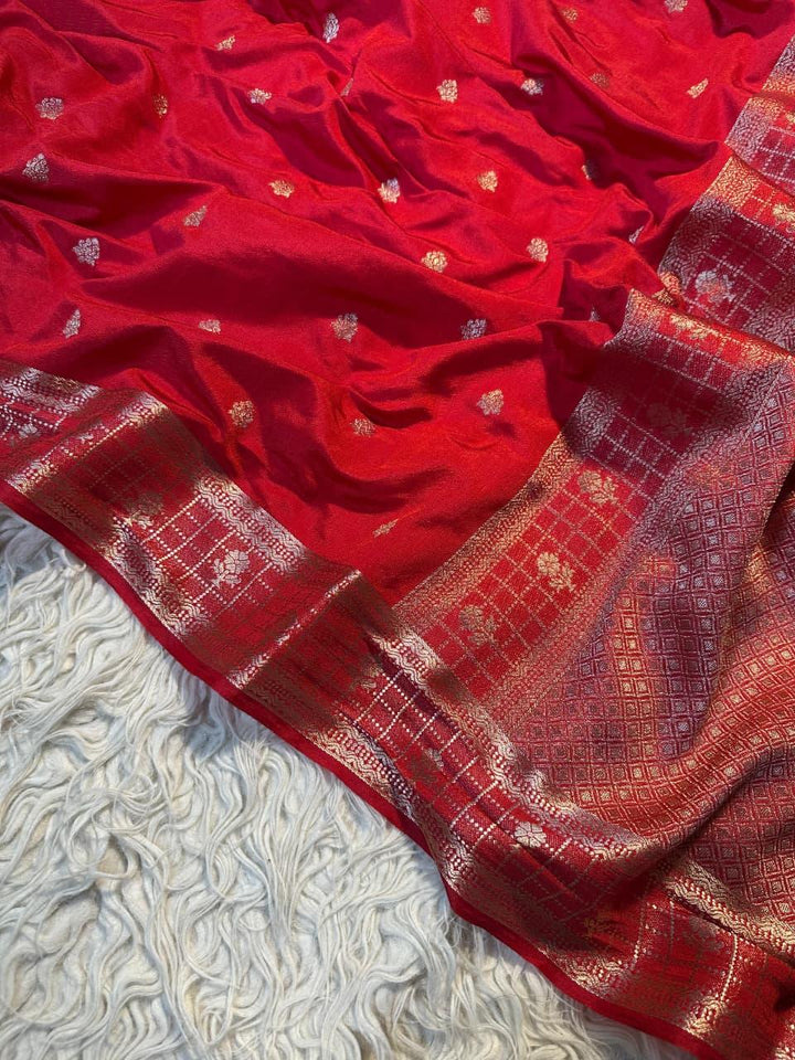 Luxurious Banarasi Silk Saree with Intricate Designs