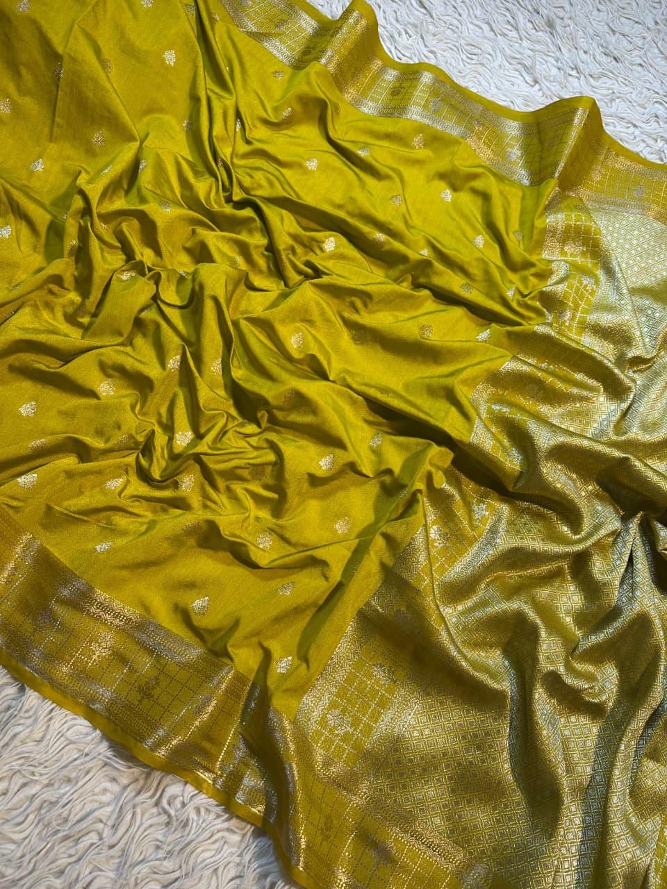 Luxurious Banarasi Silk Saree with Intricate Designs