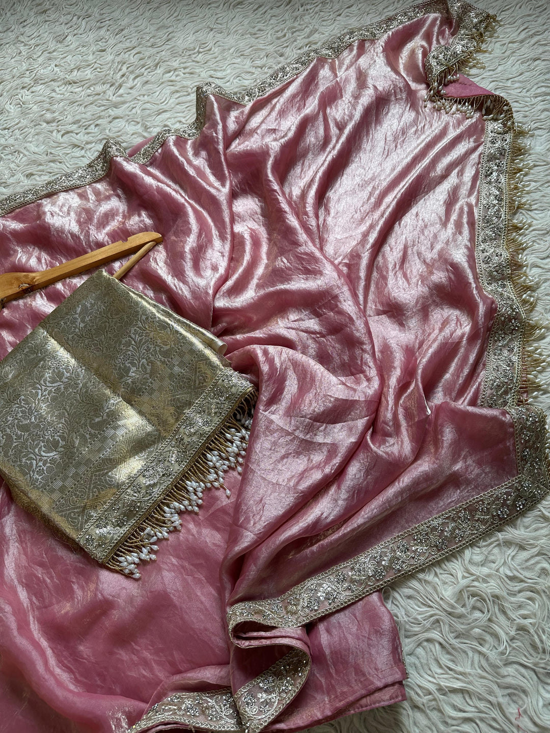 Exquisite Premium Gold Zari Tissue Silk Saree