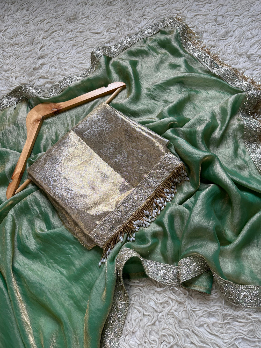 Exquisite Premium Gold Zari Tissue Silk Saree