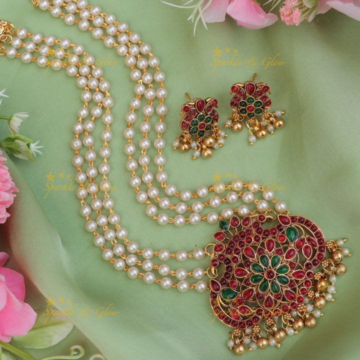 Exquisite Kemp Floral Pendant Necklace with Pearls