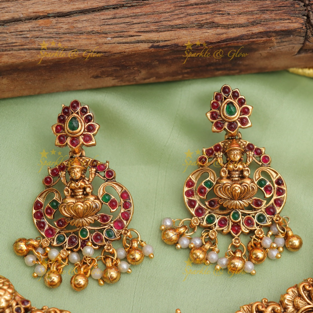 Splendid Kemp Lakshmi Necklace - Captivating Festive Jewelry