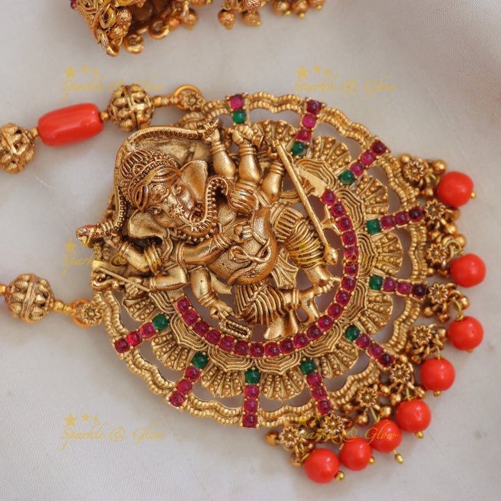 Exquisite Ganesha Necklace - Festive Gold Joy