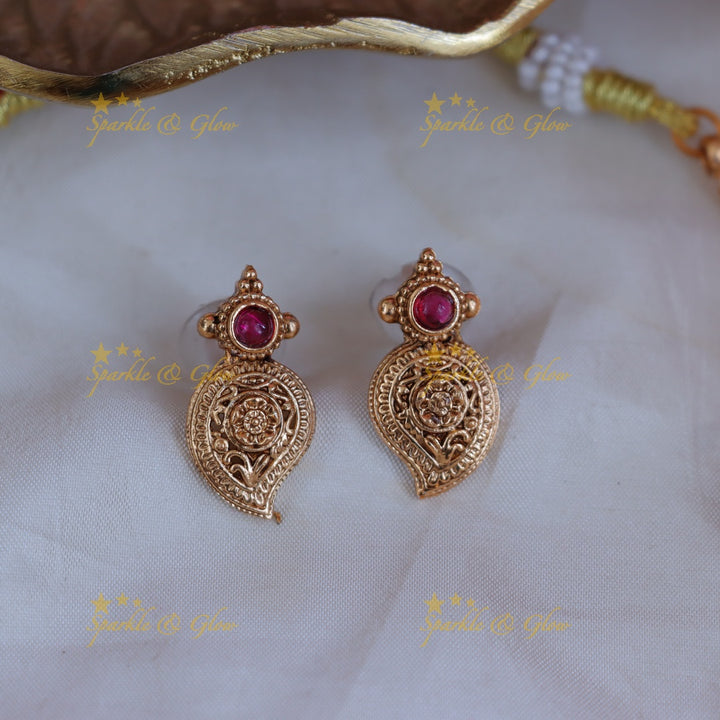 Mango Motif Necklace - Festive Gold Elegance