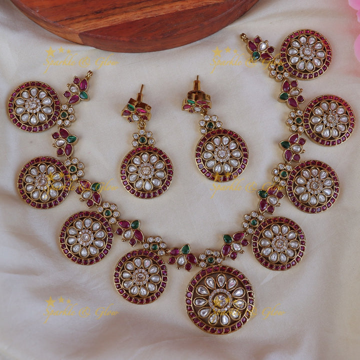 Exquisite Gold Floral Leaf Necklace | Effortless Elegance