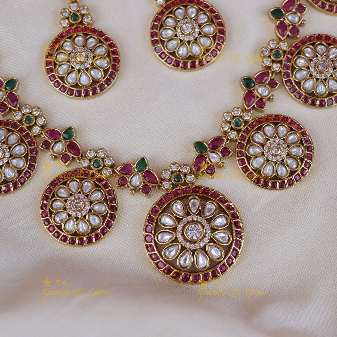 Exquisite Gold Floral Leaf Necklace | Effortless Elegance