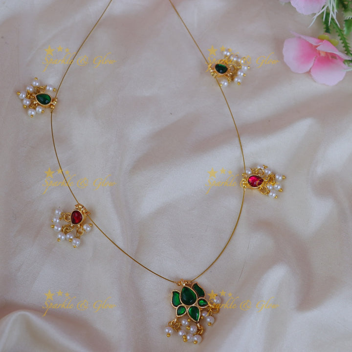 Exquisite Gold Pearl Floral Necklace - New Arrival