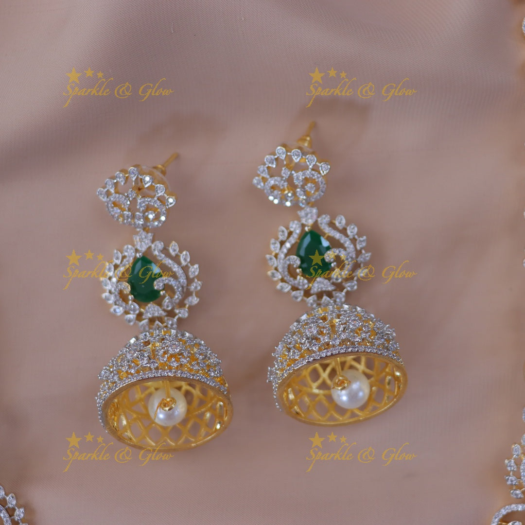 Elegant Gold-Plated Necklace - Majestic Wedding Design