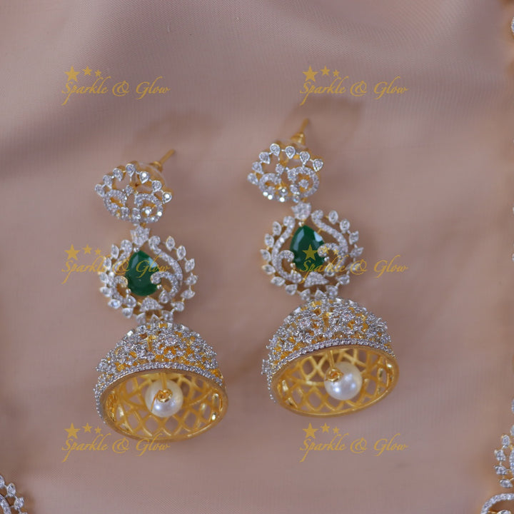 Elegant Gold-Plated Necklace - Majestic Wedding Design