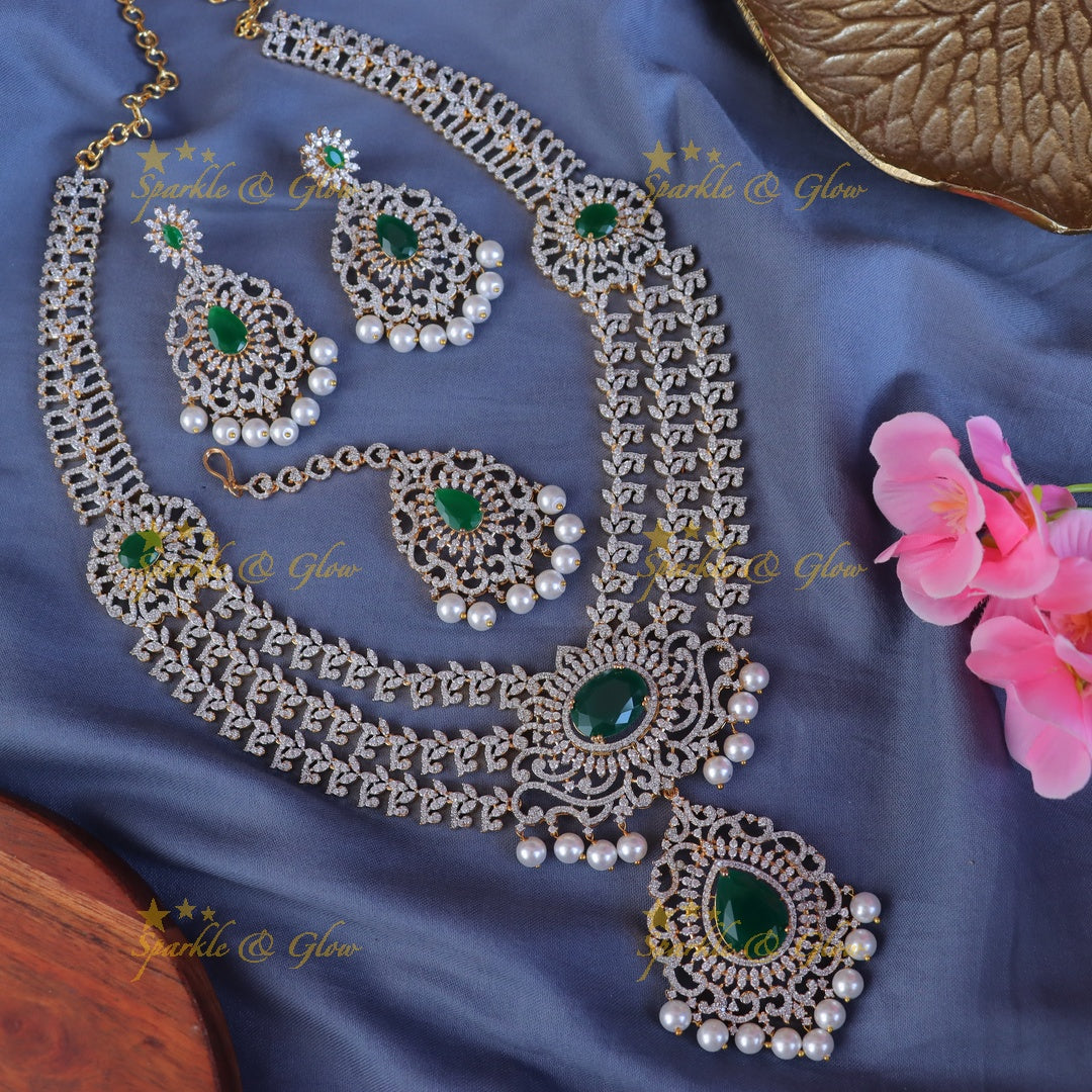 Exquisite Gold-Plated Necklace & Tikka Set for Weddings