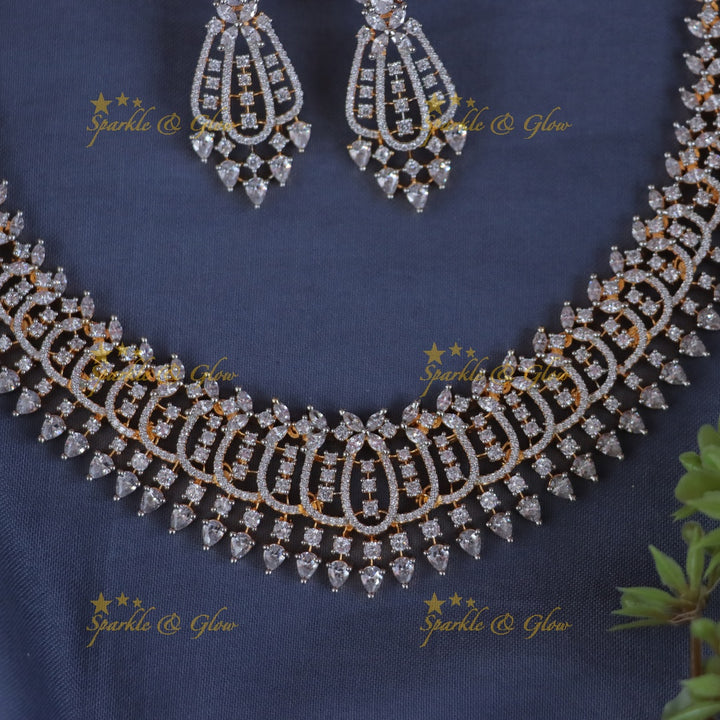 Exquisite Gold-Plated Floral Stone Necklace Set