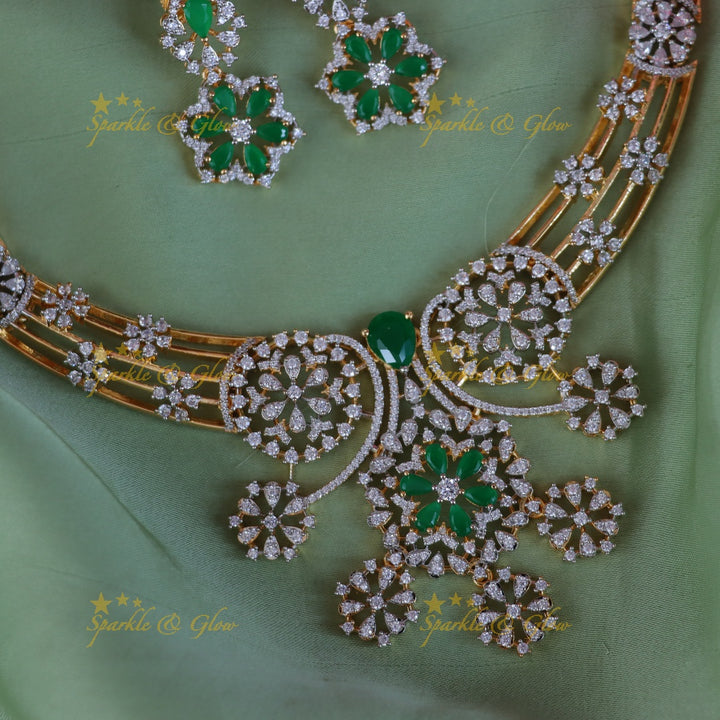 Exquisite Floral Gold Necklace for Special Events