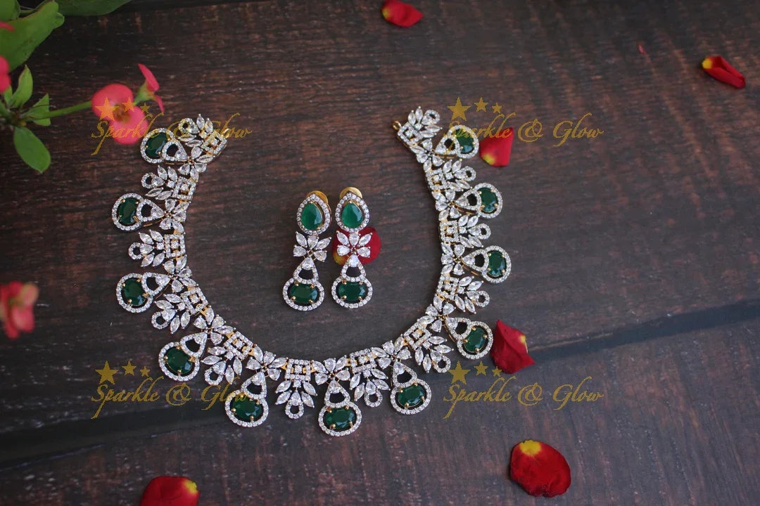 Statement AD necklace with emerald green - Sparkle and Glow