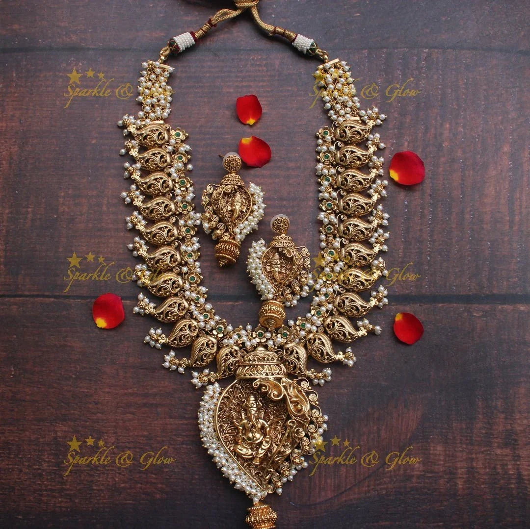 Gold alike polished ganesha long necklace - Pearl Green - Sparkle and Glow