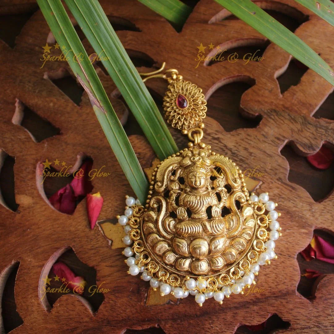 Gold alike Lakshmi single line maang tikka - Pearl - Sparkle and Glow