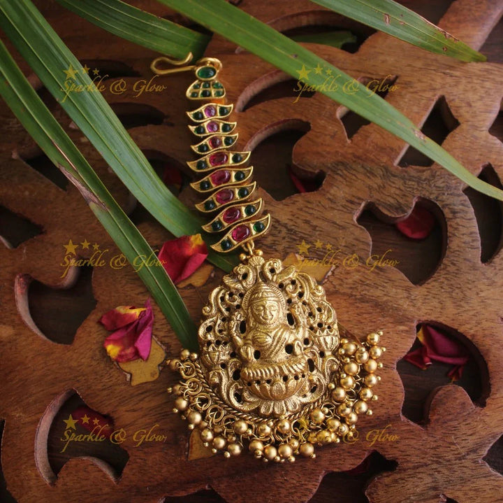 Gold alike Lakshmi single line maang tikka - Kemp Gold - Sparkle and Glow
