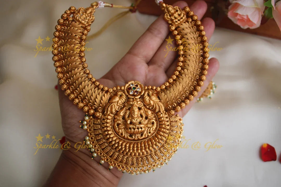 Premium Matte Exquisite Nagas necklace - Sparkle and Glow