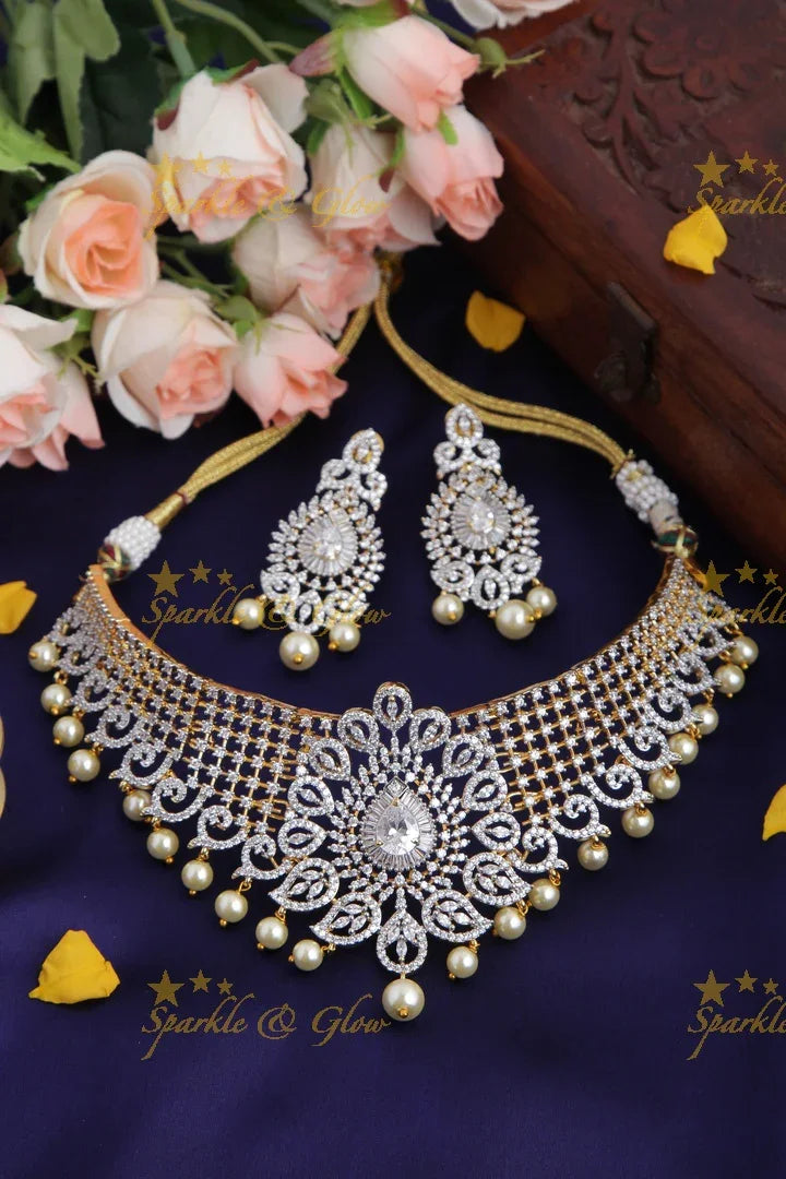 Gold polish Ad Choker - Sparkle and Glow