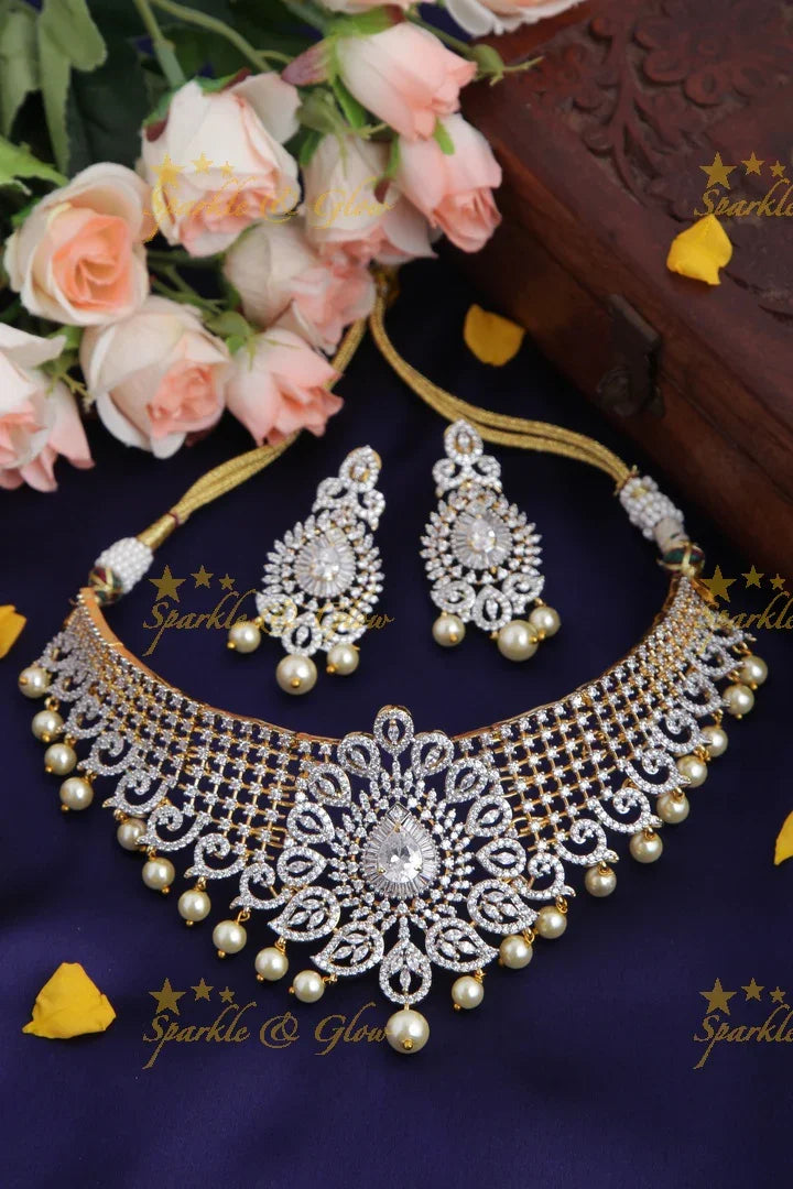 Gold polish Ad Choker - Sparkle and Glow