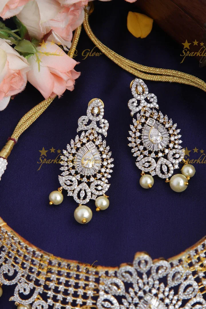 Gold polish Ad Choker - Sparkle and Glow