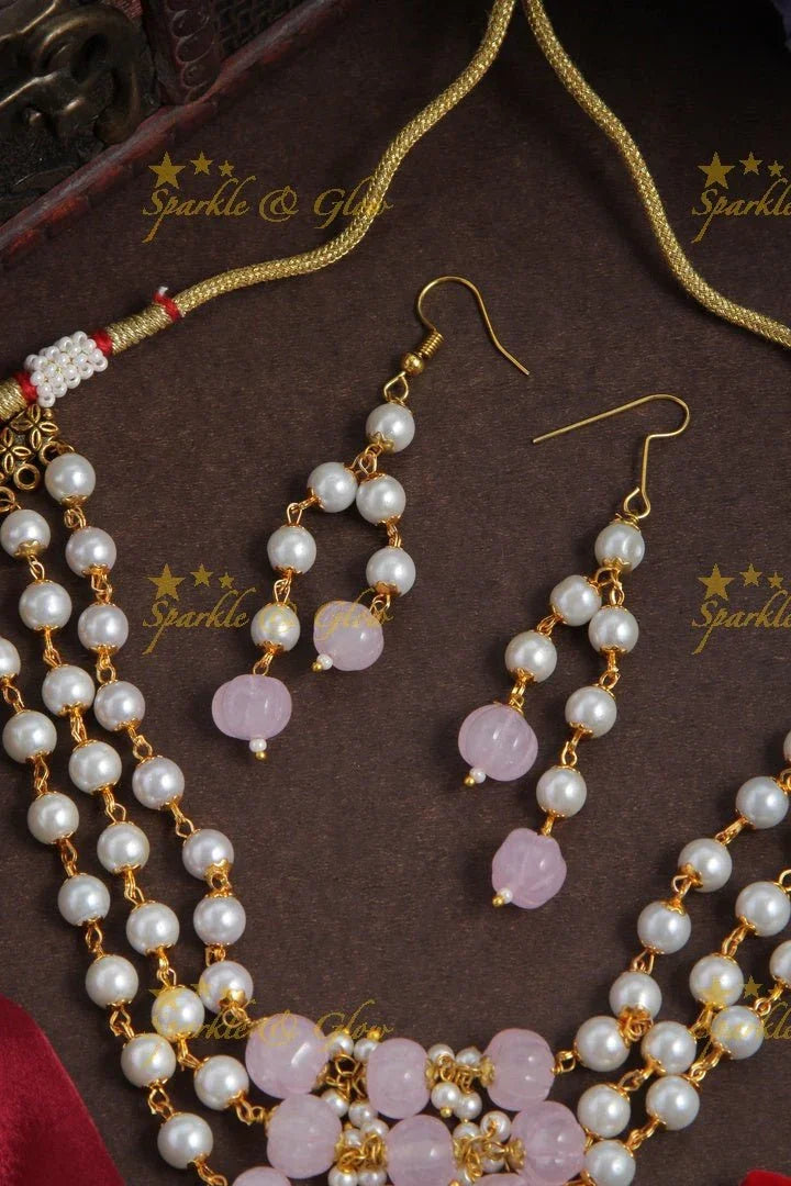 Beautiful Pearl choker with light violet beads - Sparkle and Glow