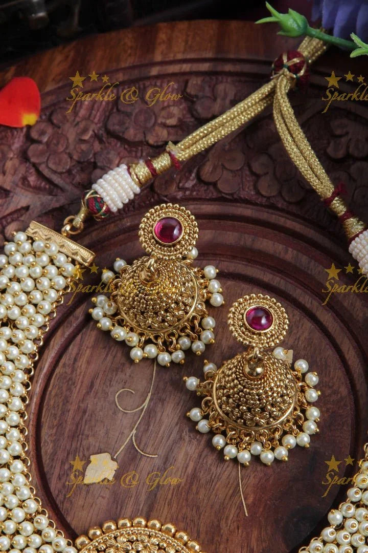 Beautiful Pearl cluster statement necklace - Sparkle and Glow