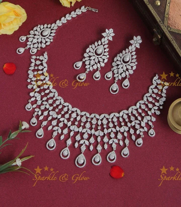 silver Back Thread Silver AD Necklace Maang Tikka Set