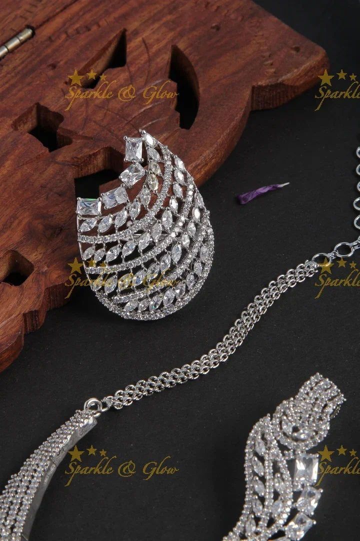 Beautiful silver short western ad necklace with bracelet and ring - Sparkle and Glow