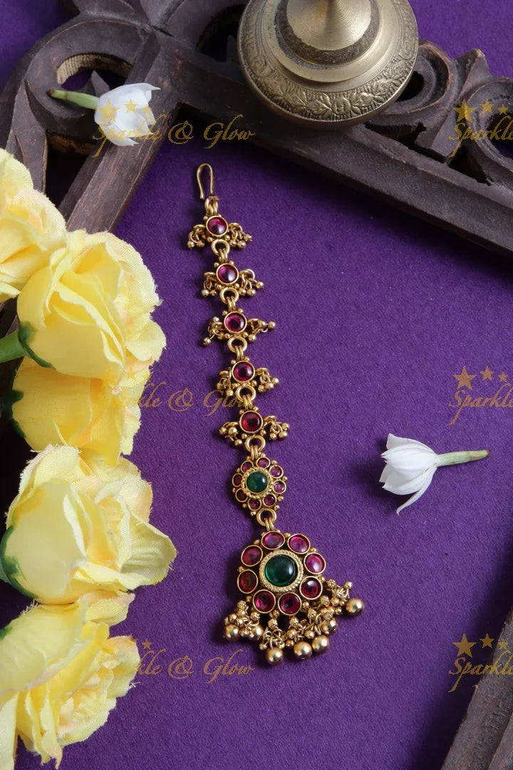 Gold alike floral kemp stone maangtikka - Sparkle and Glow