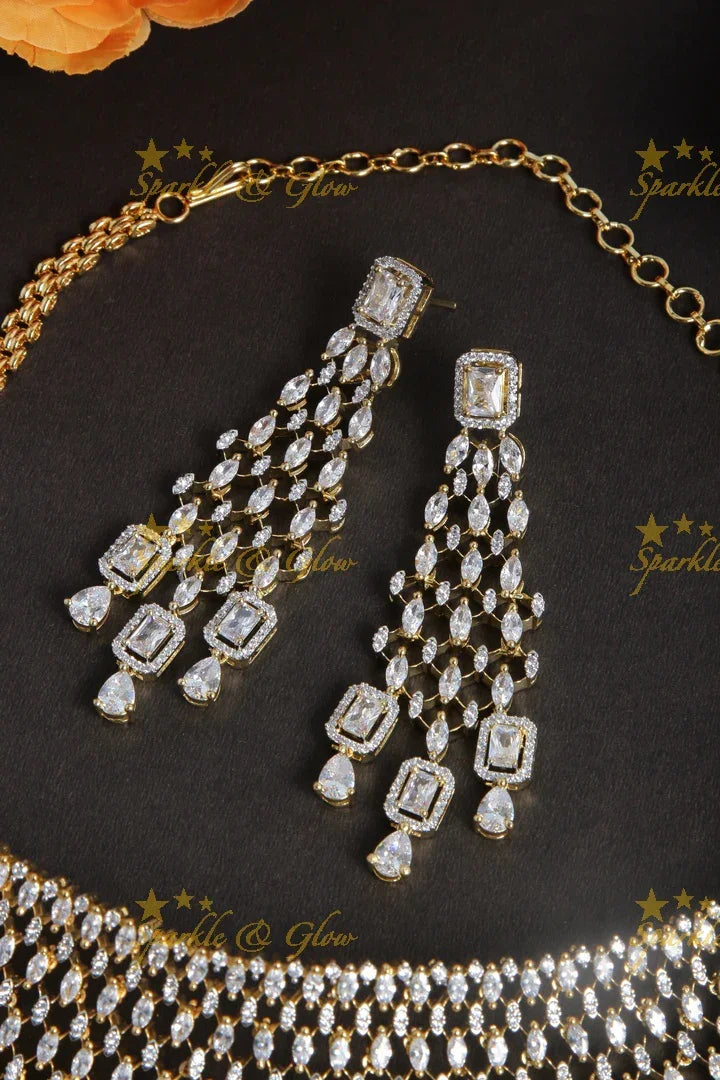 Gold polish Stunning AD choker - Sparkle and Glow