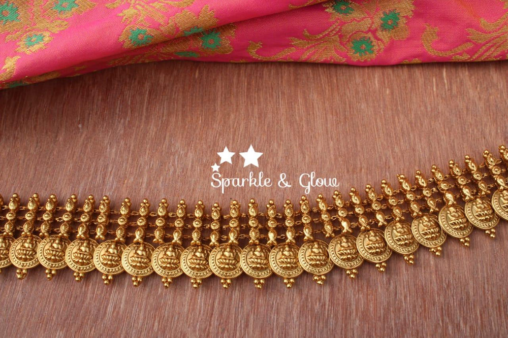Elegant gold alike coin hip chain - Sparkle and Glow