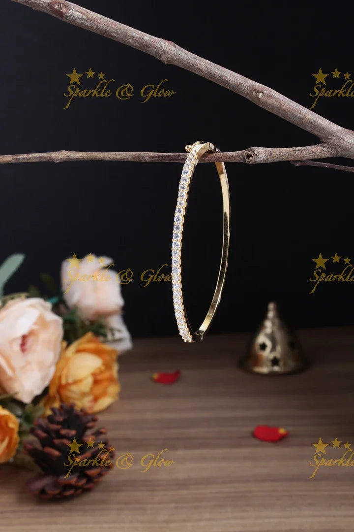 Beautiful white stone bracelet - Sparkle and Glow