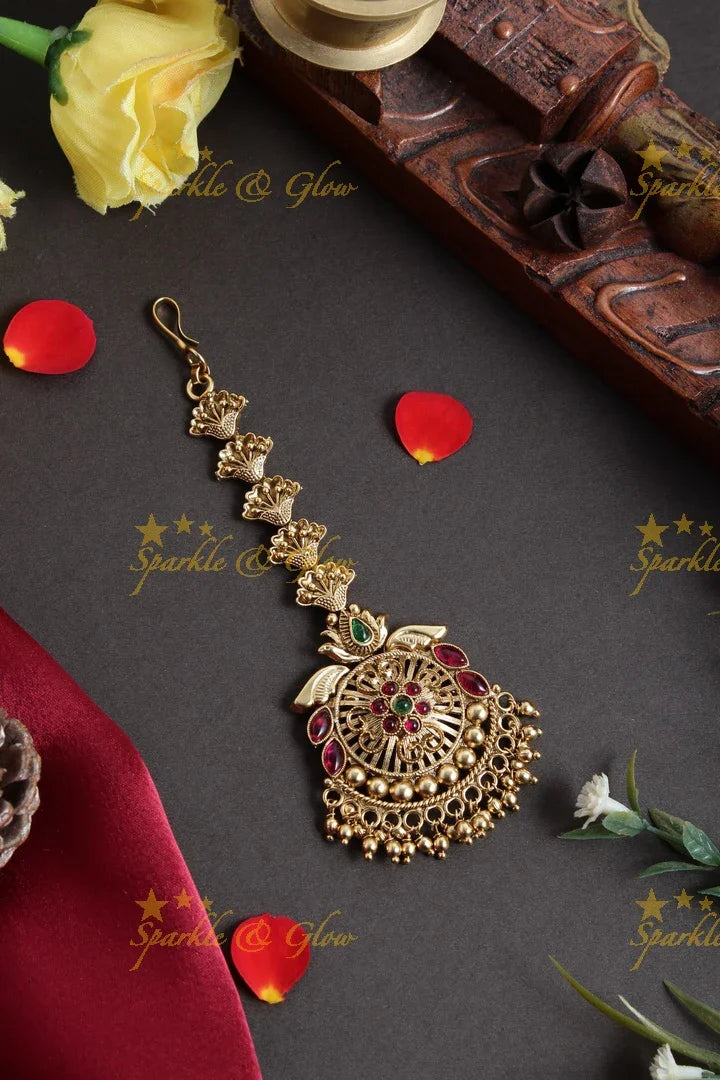 Gold alike non idol single line maangtikka - Sparkle and Glow