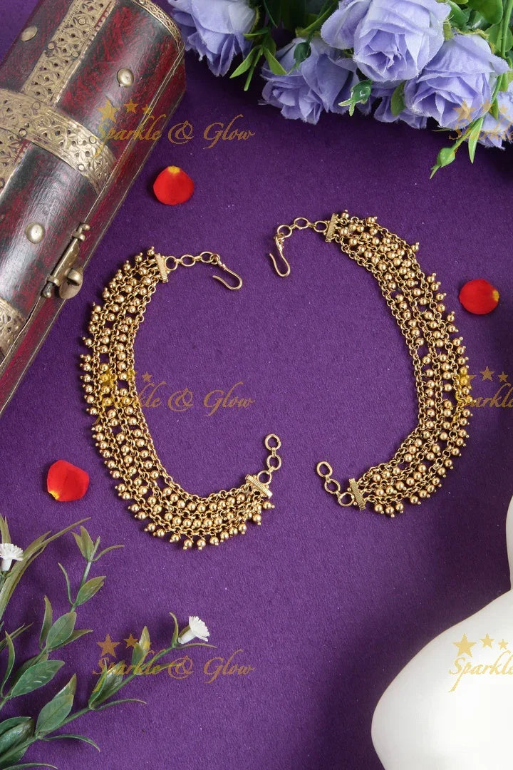 Gold alike cluster beads earchain - Sparkle and Glow