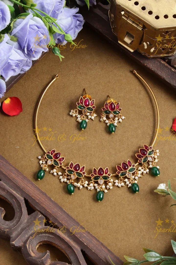 Lotus hasli choker with green beads - Sparkle and Glow