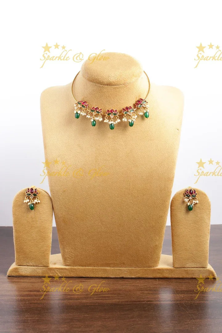 Lotus hasli choker with green beads - Sparkle and Glow