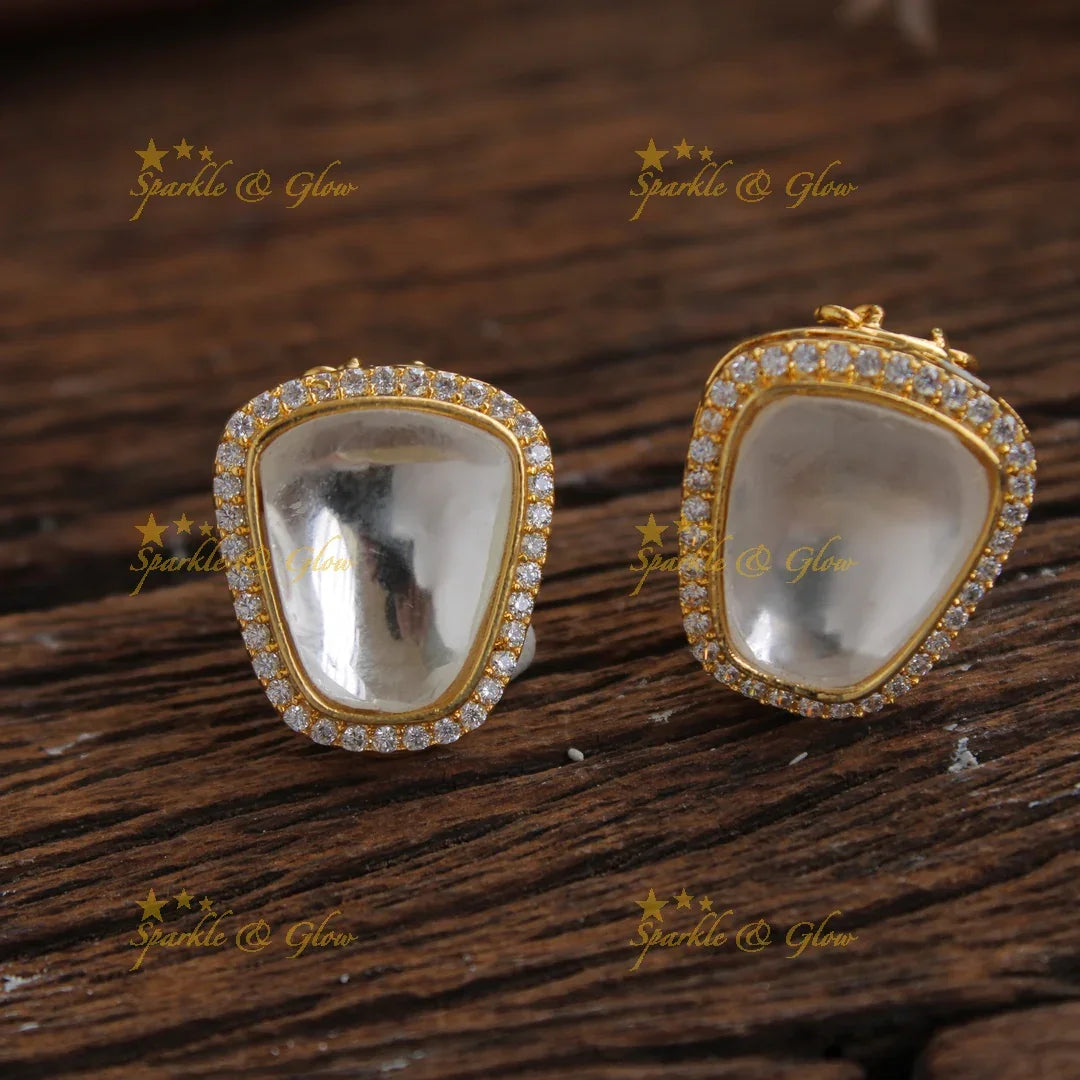 Stunning Pendent Chain with white stone - Sparkle and Glow